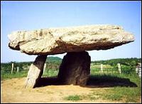 先史人の美学が盛り込まれた支石墓