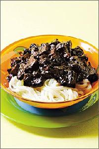 野菜たっぷり手作りチャジャン麺