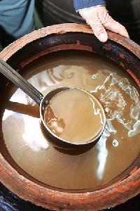 万病に効く韓国伝統のお酢「松葉酢」