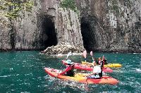 泳ぐように済州の島々を探検!カヤックツアーに挑戦してみる?