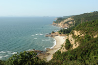 癒えぬ砲撃の傷、それでも美しい延坪島