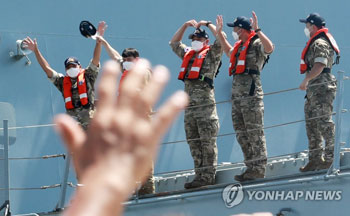 ソマリア沖派遣の韓国海軍部隊　交代要員が出発＝歓送式再開