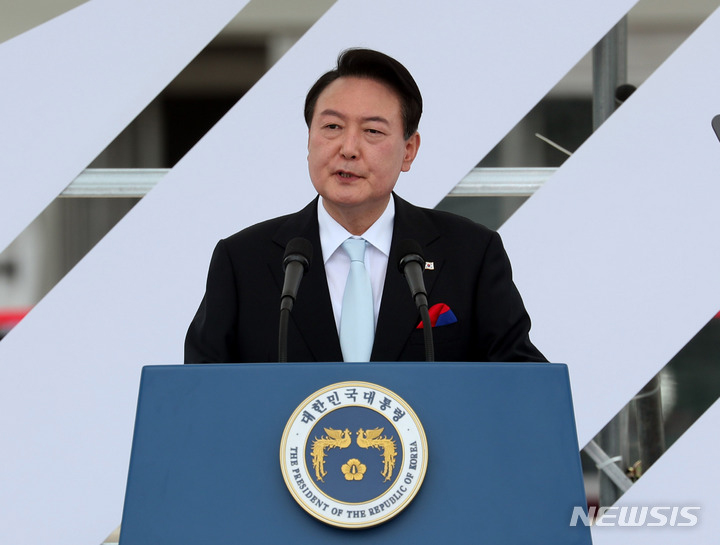 尹大統領「日本は自由の脅威に対抗して力を合わせる隣人」早期に関係回復