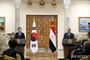 文大統領、エジプトでシーシ大統領と首脳会談