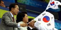 北京五輪：李大統領、太極旗の模様が逆さまに