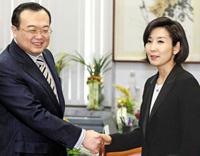 外交マナー違反?　中国高官の「美人」発言が物議