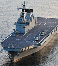 旭日旗を掲げて入港し訓練ボイコット、海上自衛隊に批判強まる