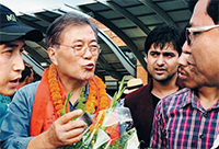 文在寅氏「60年間叫んできた自主国防スローガンが恥ずかしい」