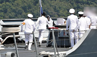 韓国駆逐艦歓迎式で固定用ロープが切れ22歳兵長死亡・4人負傷　／鎮海
