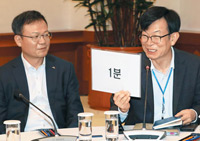 【社説】日本の経済報復、韓国政府は企業を最前線に立たせてはならない