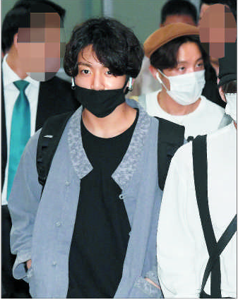 BTSが着用の韓服、品切れで販売できず