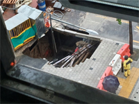 ソウル・汝矣島に直径5mの陥没穴発生、区庁「事故原因を調査中」