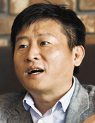 ヨドク・ストーリー監督「栄養失調で兵役にも就けなかった二人が殺人をしたのか」