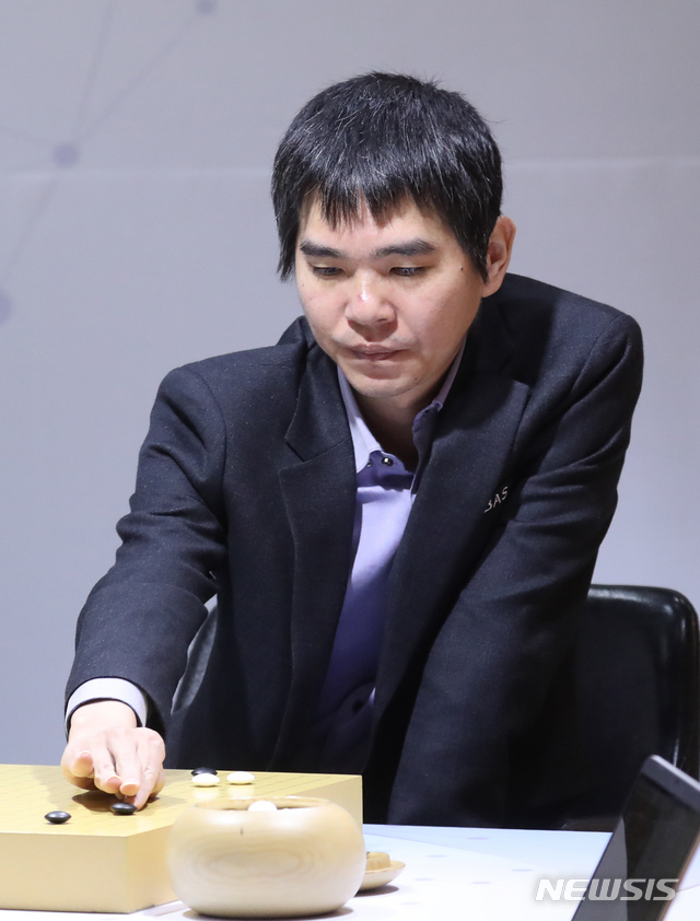 AIとの対極に臨む李世ドル