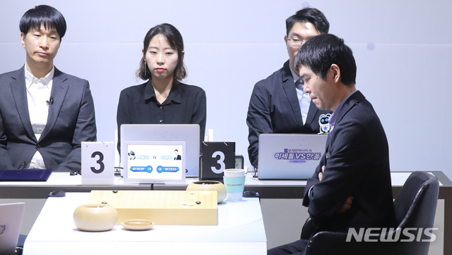 AIとの対極に臨む李世ドル