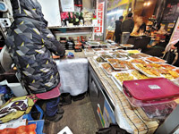 「大統領の前で言うことか」　親文派、総菜店主の個人情報まで暴露