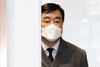 中国が入国禁止の不意打ち、韓国外交部はまた大空だけ殴った