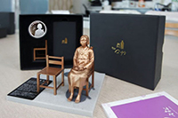 「慰安婦支援」銀貨を販売した少女像作家、支援額は「明かせない」