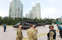すんでのところで…米軍ヘリ、エンジン異常で漢江公園に緊急着陸