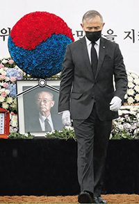 青瓦台・与党の追悼メッセージは最後までなかった