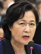 息子の兵役関連疑惑に対する質問に秋美愛法相「小説をお書きになっている」