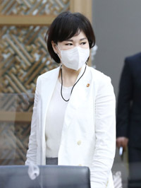 国民権益委員会ではなく政権権益委員会