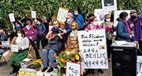 韓国政府が手放した少女像、ベルリン市民が守った