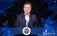文大統領「韓国のロケットで2030年に月着陸」