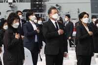 文大統領「北のミサイルは望ましくない」…北による天安爆沈には言及せず