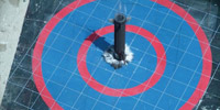 ▲韓国国防部が今月15日に公開した高威力弾道ミサイル命中の様子。ゴルフのホールインワンのように標的の真ん中に正確に命中し、強力な地下貫通能力を見せた。写真＝国防部 