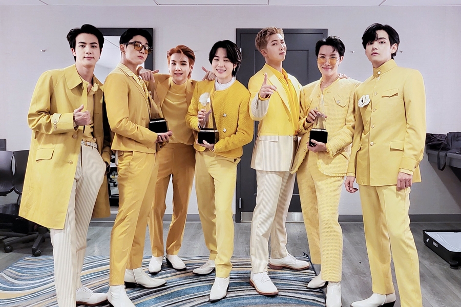 写真＝ツイッターの防弾少年団公式アカウントより