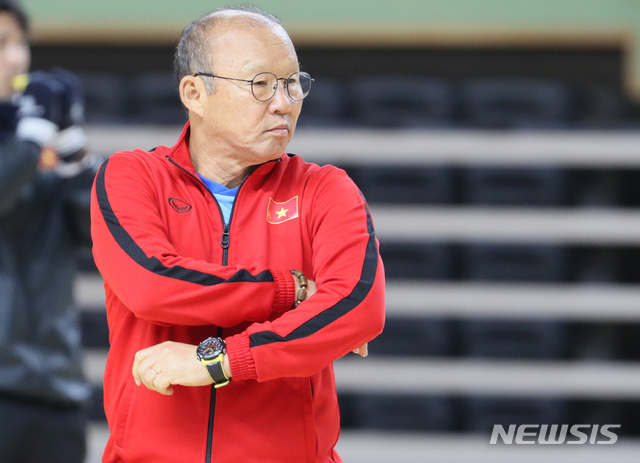 アウェーチームへの配慮が足りない 訪日したベトナム代表の韓国人監督が怒った理由 Chosun Online 朝鮮日報