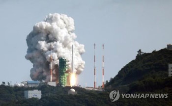 韓国　国産ロケットで実用衛星打ち上げ＝世界７カ国目