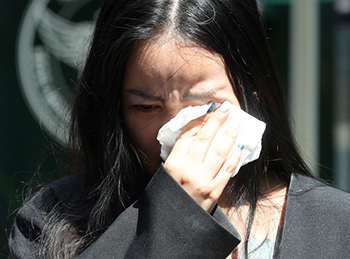 チョ・グク元長官の妻に対する赦免論に…崔順実受刑者の娘「母も赦免してください」