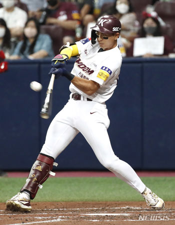 野球：23歳李政厚が李鍾範・李承ヨプ超え、最年少最少試合数1000本安打達成