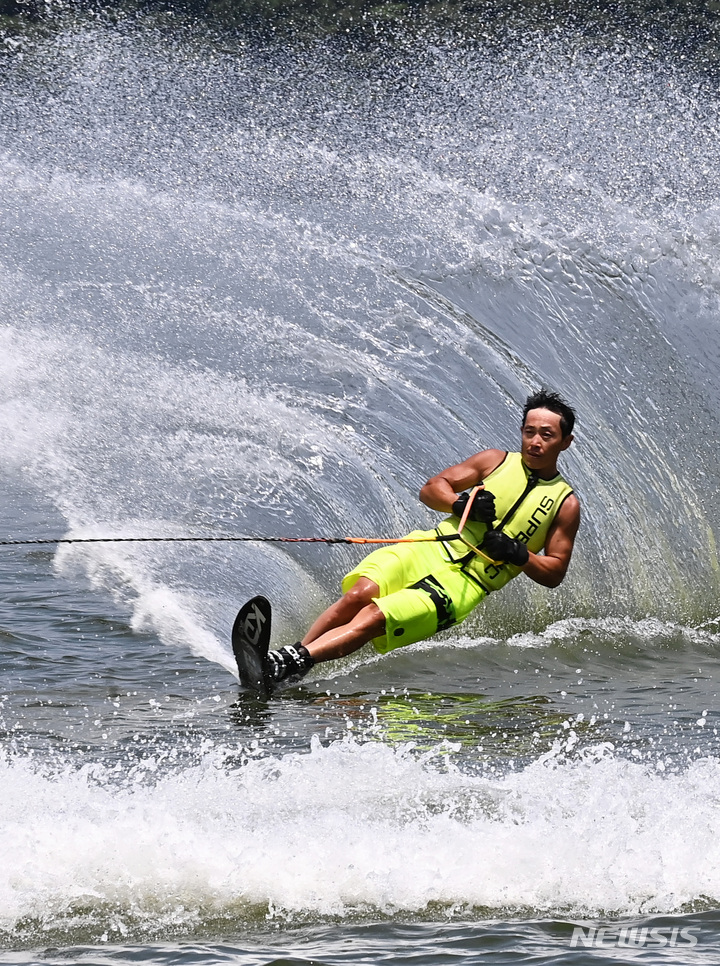 水上スキー　ヴィンテージ 2022072980106_0.jpg