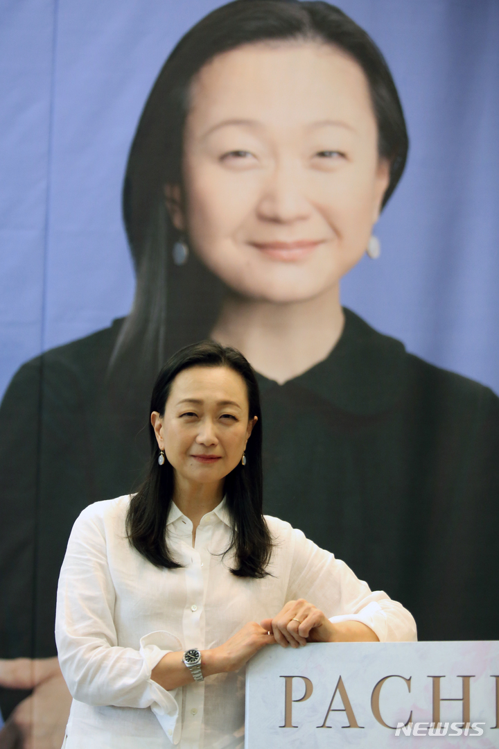 長編小説『パチンコ』作者イ・ミンジン記者懇談会