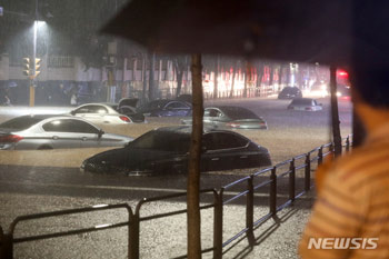韓国首都圏豪雨で7678台が水浸、保険各社の損害額は1000億ウォン弱