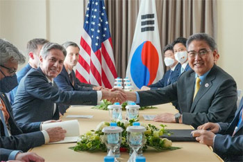 ▲朴振外交部長官（右）とブリンケン米国務長官／韓国外交部