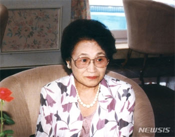▲1997年、韓国訪問当時の李南徳さん。／写真＝NEWSIS