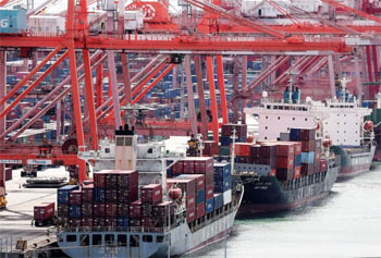 米紙「韓国の輸出減少は世界経済後退の警告音」