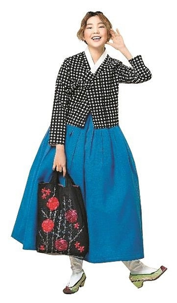 ▲韓服は今や特別な日だけに着る晴れ着ではない。韓服を着ることを日常生活の一部として自然に受け入れる若い世代がますます増えている。写真＝文化体育観光部