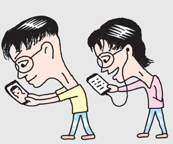 韓国をむしばむ「スマホ姿勢」、脊椎疾患の新規患者4割は20－30代