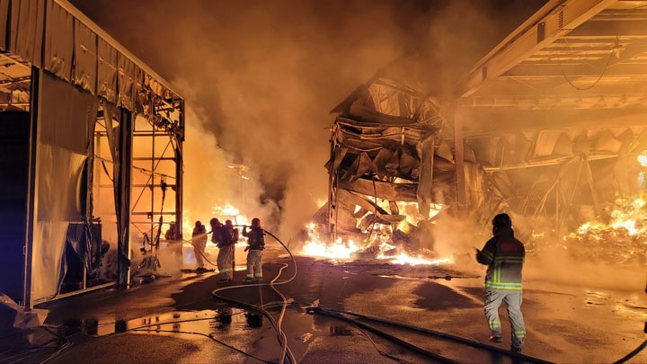 火の海になった大邱城西工業団地…「灰が18キロ先まで飛来」