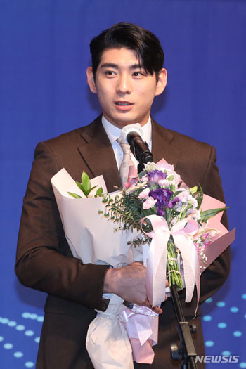 野球：韓国の首位打者・李政厚、吉田正のMLB行きに「おめでとう」…来年末の米移籍に意欲