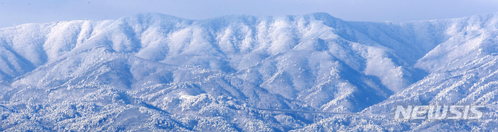 江陵から眺めた大関嶺の雪景色
