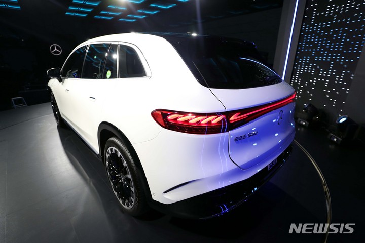 メルセデス・ベンツ、新型EV「EQS SUV」韓国発売