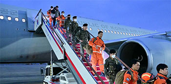 トルコ人たちのつたない韓国語ビデオレターに涙…帰国の途に就いた大韓民国救助隊第1陣