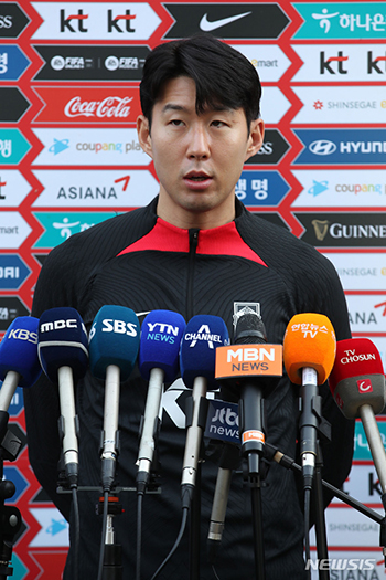 インタビューに応じるソン・フンミン-Chosun online 朝鮮日報