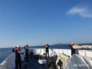 北の警備艇がNLLを1.8キロ侵犯、警告射撃で退却…韓国軍「挑発の可能性に備える」